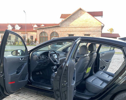 Черный Хендай Ioniq, объемом двигателя 0 л и пробегом 128 тыс. км за 12200 $, фото 17 на Automoto.ua