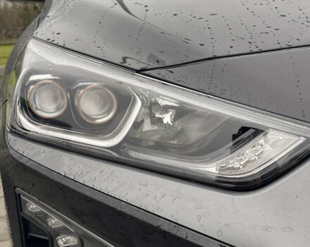 Черный Хендай Ioniq, объемом двигателя 0 л и пробегом 113 тыс. км за 13300 $, фото 3 на Automoto.ua