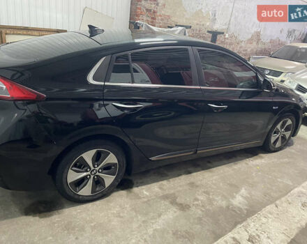 Черный Хендай Ioniq, объемом двигателя 0 л и пробегом 122 тыс. км за 13200 $, фото 26 на Automoto.ua