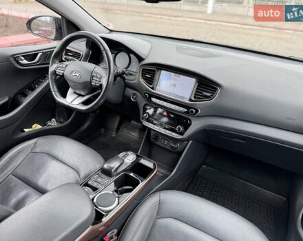 Черный Хендай Ioniq, объемом двигателя 0 л и пробегом 150 тыс. км за 12800 $, фото 29 на Automoto.ua