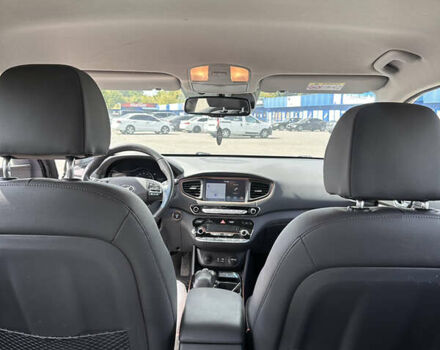 Чорний Хендай Ioniq, об'ємом двигуна 0 л та пробігом 121 тис. км за 12950 $, фото 13 на Automoto.ua