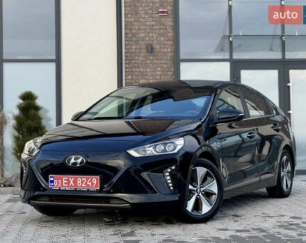 Черный Хендай Ioniq, объемом двигателя 0 л и пробегом 105 тыс. км за 12150 $, фото 4 на Automoto.ua