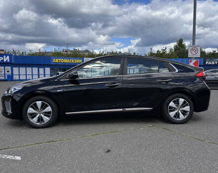 Чорний Хендай Ioniq, об'ємом двигуна 0 л та пробігом 121 тис. км за 12950 $, фото 4 на Automoto.ua