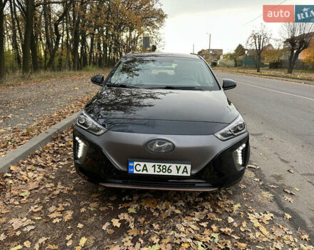 Черный Хендай Ioniq, объемом двигателя 0 л и пробегом 147 тыс. км за 12900 $, фото 1 на Automoto.ua