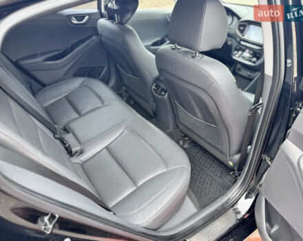 Черный Хендай Ioniq, объемом двигателя 0 л и пробегом 150 тыс. км за 12800 $, фото 28 на Automoto.ua