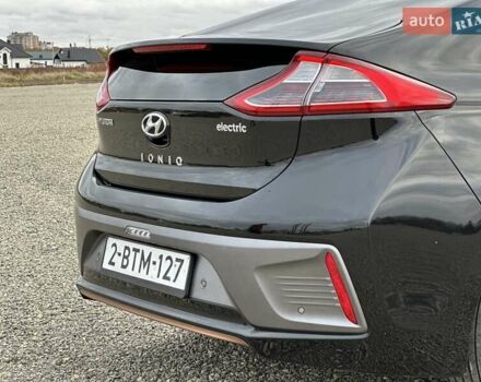 Черный Хендай Ioniq, объемом двигателя 0 л и пробегом 122 тыс. км за 11999 $, фото 17 на Automoto.ua