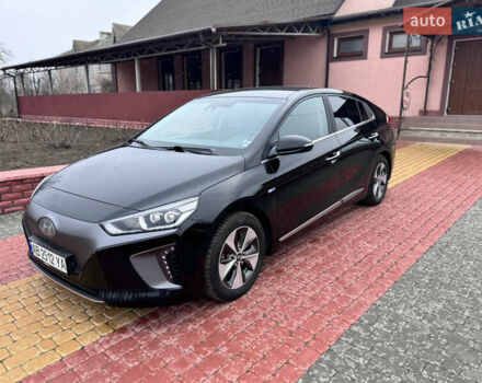 Черный Хендай Ioniq, объемом двигателя 0 л и пробегом 150 тыс. км за 12800 $, фото 12 на Automoto.ua