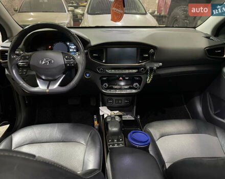 Черный Хендай Ioniq, объемом двигателя 0 л и пробегом 122 тыс. км за 13200 $, фото 22 на Automoto.ua