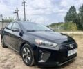 Черный Хендай Ioniq, объемом двигателя 1.6 л и пробегом 137 тыс. км за 10000 $, фото 2 на Automoto.ua