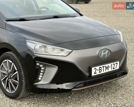 Черный Хендай Ioniq, объемом двигателя 0 л и пробегом 122 тыс. км за 11999 $, фото 28 на Automoto.ua