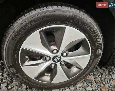 Чорний Хендай Ioniq, об'ємом двигуна 0 л та пробігом 98 тис. км за 13250 $, фото 68 на Automoto.ua