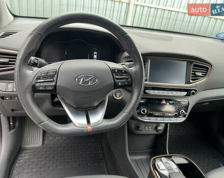 Чорний Хендай Ioniq, об'ємом двигуна 0 л та пробігом 103 тис. км за 12900 $, фото 35 на Automoto.ua