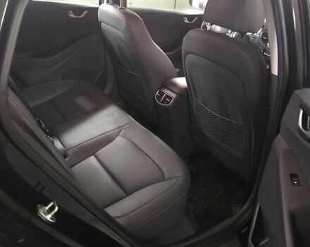 Черный Хендай Ioniq, объемом двигателя 0 л и пробегом 44 тыс. км за 17300 $, фото 4 на Automoto.ua