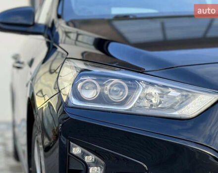 Черный Хендай Ioniq, объемом двигателя 0 л и пробегом 105 тыс. км за 12150 $, фото 12 на Automoto.ua