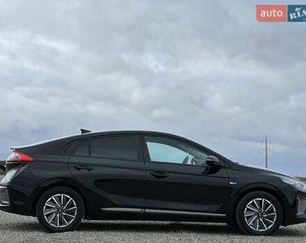 Черный Хендай Ioniq, объемом двигателя 0 л и пробегом 122 тыс. км за 11999 $, фото 13 на Automoto.ua