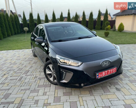Черный Хендай Ioniq, объемом двигателя 0 л и пробегом 97 тыс. км за 12399 $, фото 8 на Automoto.ua