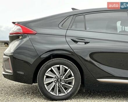 Черный Хендай Ioniq, объемом двигателя 0 л и пробегом 122 тыс. км за 11999 $, фото 14 на Automoto.ua