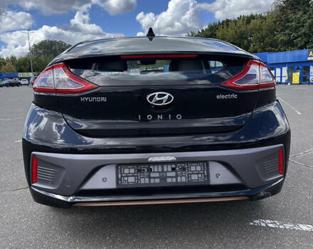 Чорний Хендай Ioniq, об'ємом двигуна 0 л та пробігом 121 тис. км за 12950 $, фото 2 на Automoto.ua