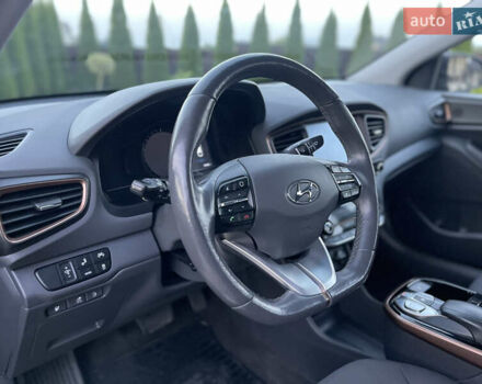 Черный Хендай Ioniq, объемом двигателя 0 л и пробегом 97 тыс. км за 12399 $, фото 35 на Automoto.ua
