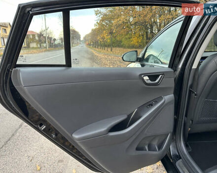 Черный Хендай Ioniq, объемом двигателя 0 л и пробегом 147 тыс. км за 12900 $, фото 16 на Automoto.ua