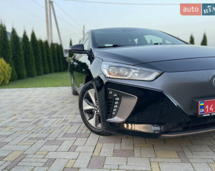 Черный Хендай Ioniq, объемом двигателя 0 л и пробегом 97 тыс. км за 12399 $, фото 11 на Automoto.ua