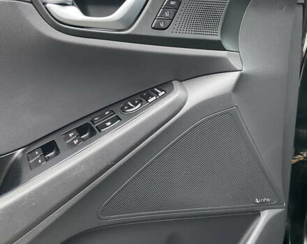 Черный Хендай Ioniq, объемом двигателя 0 л и пробегом 128 тыс. км за 12300 $, фото 21 на Automoto.ua