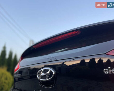 Черный Хендай Ioniq, объемом двигателя 0 л и пробегом 97 тыс. км за 12399 $, фото 27 на Automoto.ua