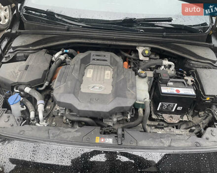 Черный Хендай Ioniq, объемом двигателя 0 л и пробегом 122 тыс. км за 13200 $, фото 11 на Automoto.ua