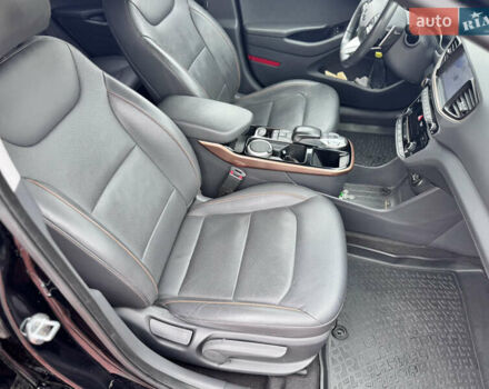 Черный Хендай Ioniq, объемом двигателя 0 л и пробегом 150 тыс. км за 12800 $, фото 26 на Automoto.ua