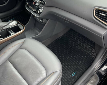 Черный Хендай Ioniq, объемом двигателя 0 л и пробегом 113 тыс. км за 13300 $, фото 18 на Automoto.ua