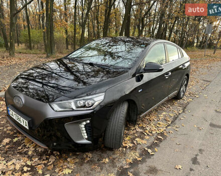 Черный Хендай Ioniq, объемом двигателя 0 л и пробегом 147 тыс. км за 12900 $, фото 2 на Automoto.ua