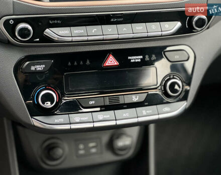 Чорний Хендай Ioniq, об'ємом двигуна 0 л та пробігом 103 тис. км за 12900 $, фото 44 на Automoto.ua