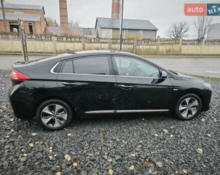 Черный Хендай Ioniq, объемом двигателя 0 л и пробегом 99 тыс. км за 12950 $, фото 8 на Automoto.ua