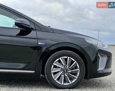 Черный Хендай Ioniq, объемом двигателя 0 л и пробегом 122 тыс. км за 11999 $, фото 15 на Automoto.ua