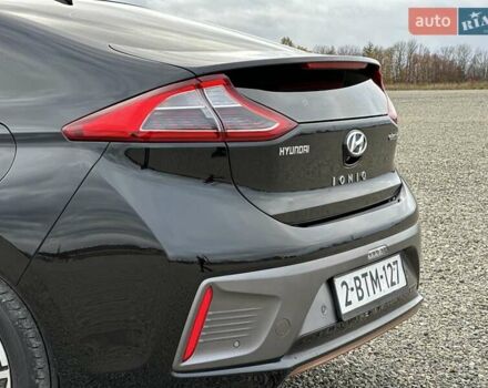 Черный Хендай Ioniq, объемом двигателя 0 л и пробегом 122 тыс. км за 11999 $, фото 22 на Automoto.ua