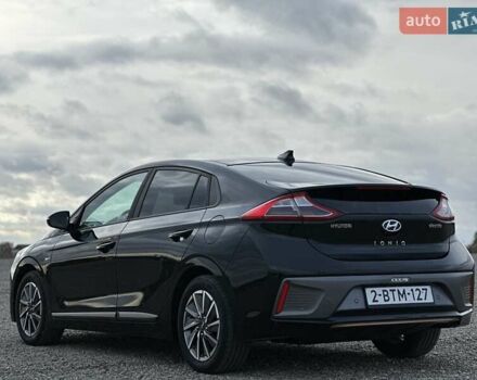 Черный Хендай Ioniq, объемом двигателя 0 л и пробегом 122 тыс. км за 11999 $, фото 31 на Automoto.ua