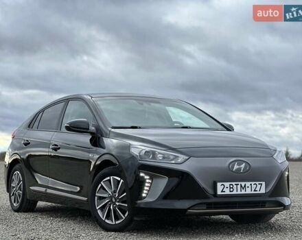 Черный Хендай Ioniq, объемом двигателя 0 л и пробегом 122 тыс. км за 11999 $, фото 4 на Automoto.ua