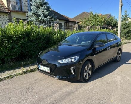 Черный Хендай Ioniq, объемом двигателя 0 л и пробегом 127 тыс. км за 12500 $, фото 9 на Automoto.ua