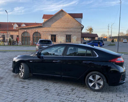 Черный Хендай Ioniq, объемом двигателя 0 л и пробегом 128 тыс. км за 12200 $, фото 2 на Automoto.ua