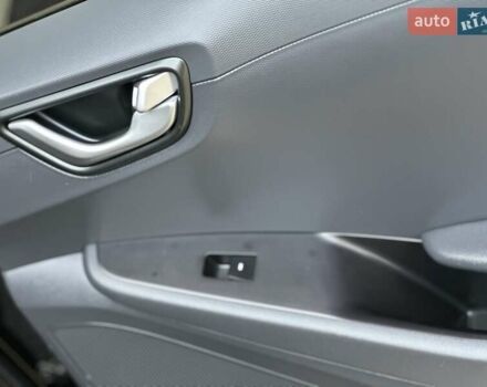 Черный Хендай Ioniq, объемом двигателя 0 л и пробегом 122 тыс. км за 11999 $, фото 52 на Automoto.ua