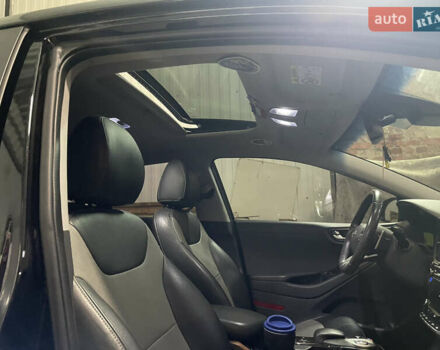 Черный Хендай Ioniq, объемом двигателя 0 л и пробегом 122 тыс. км за 13200 $, фото 17 на Automoto.ua