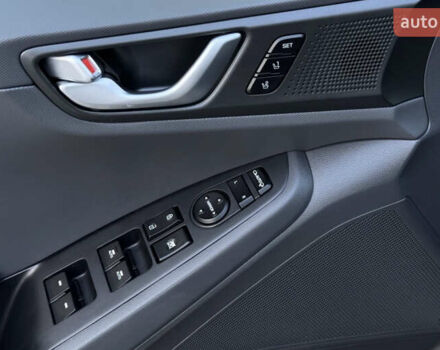 Черный Хендай Ioniq, объемом двигателя 0 л и пробегом 105 тыс. км за 12150 $, фото 15 на Automoto.ua