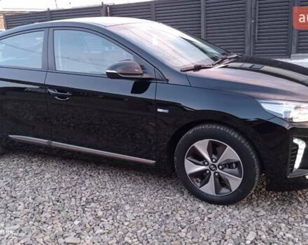 Черный Хендай Ioniq, объемом двигателя 0 л и пробегом 109 тыс. км за 12150 $, фото 14 на Automoto.ua