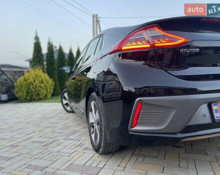 Черный Хендай Ioniq, объемом двигателя 0 л и пробегом 97 тыс. км за 12399 $, фото 30 на Automoto.ua