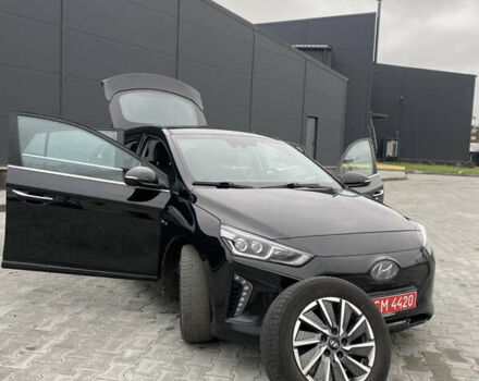 Черный Хендай Ioniq, объемом двигателя 0 л и пробегом 128 тыс. км за 12300 $, фото 4 на Automoto.ua