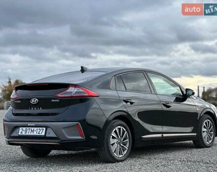 Черный Хендай Ioniq, объемом двигателя 0 л и пробегом 122 тыс. км за 11999 $, фото 20 на Automoto.ua