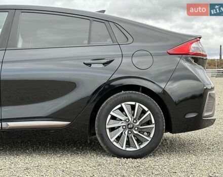 Черный Хендай Ioniq, объемом двигателя 0 л и пробегом 122 тыс. км за 11999 $, фото 12 на Automoto.ua
