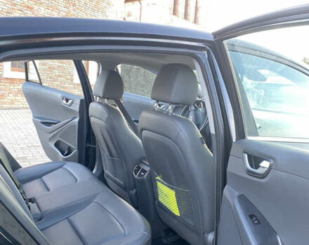 Черный Хендай Ioniq, объемом двигателя 0 л и пробегом 128 тыс. км за 12200 $, фото 13 на Automoto.ua