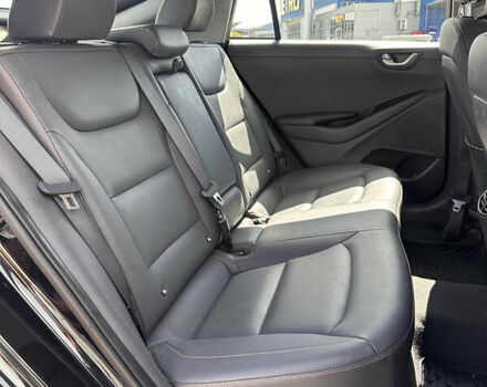 Черный Хендай Ioniq, объемом двигателя 0 л и пробегом 121 тыс. км за 12950 $, фото 18 на Automoto.ua