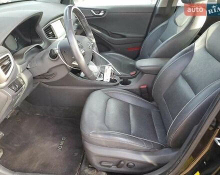 Черный Хендай Ioniq, объемом двигателя 1.6 л и пробегом 145 тыс. км за 3000 $, фото 6 на Automoto.ua